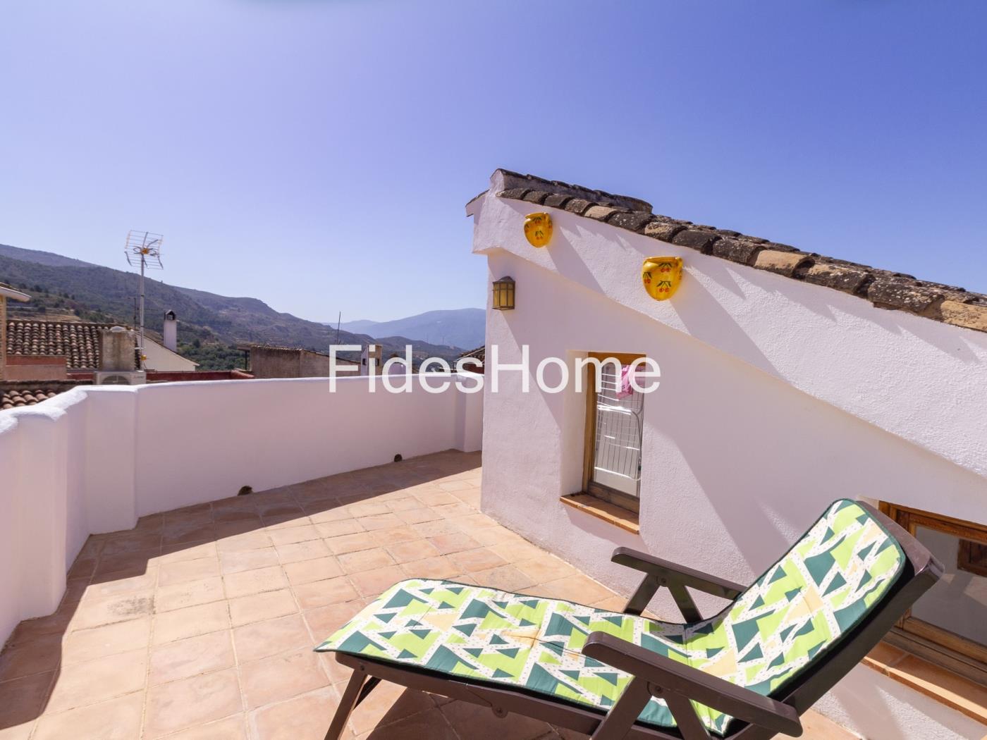 A charming terraced house in Chite, situated in a peaceful setting in Chite