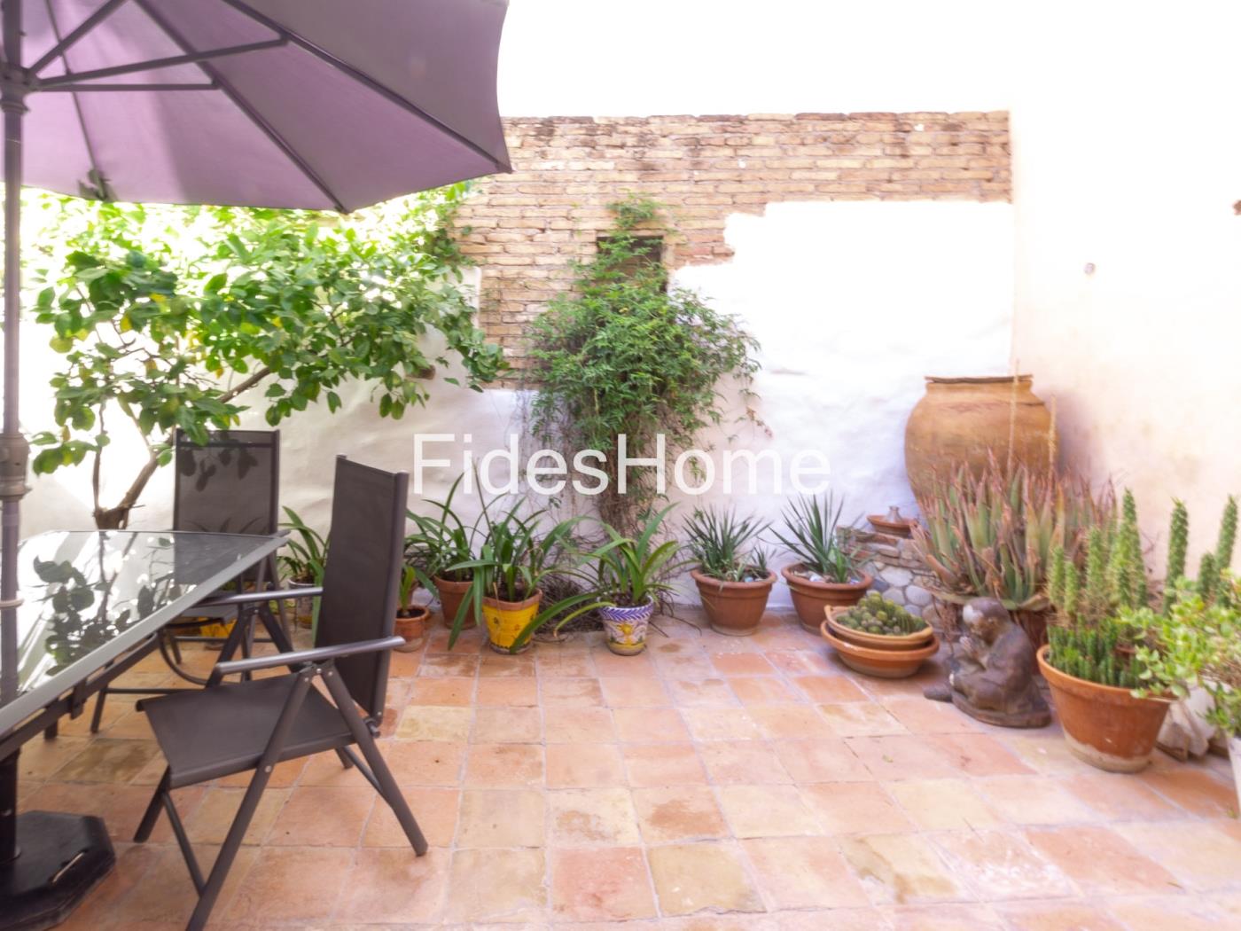 A charming terraced house in Chite, situated in a peaceful setting in Chite