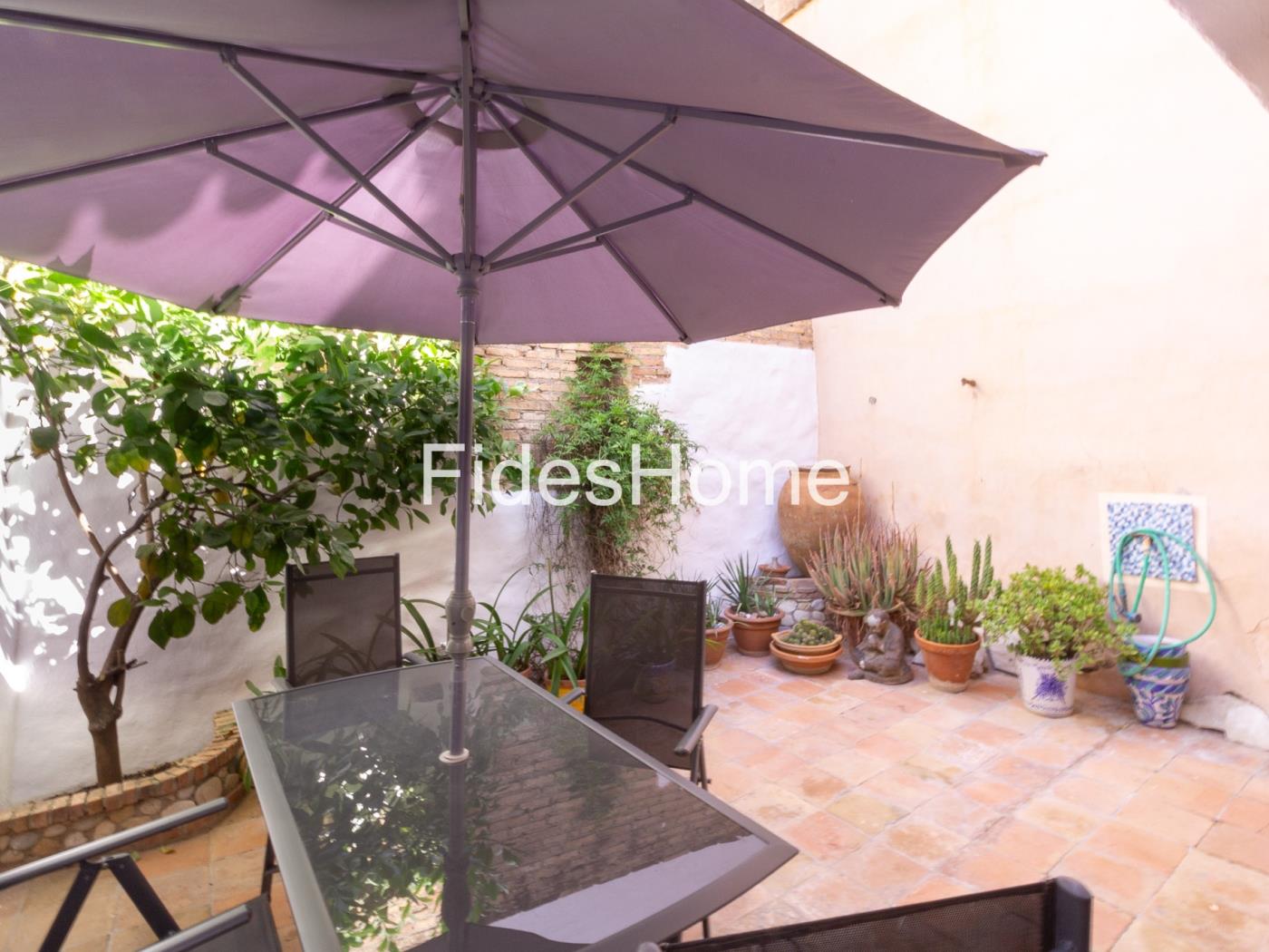 A charming terraced house in Chite, situated in a peaceful setting in Chite