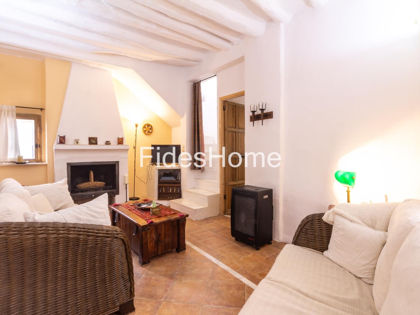 A charming terraced house in Chite, situated in a peaceful setting in Chite