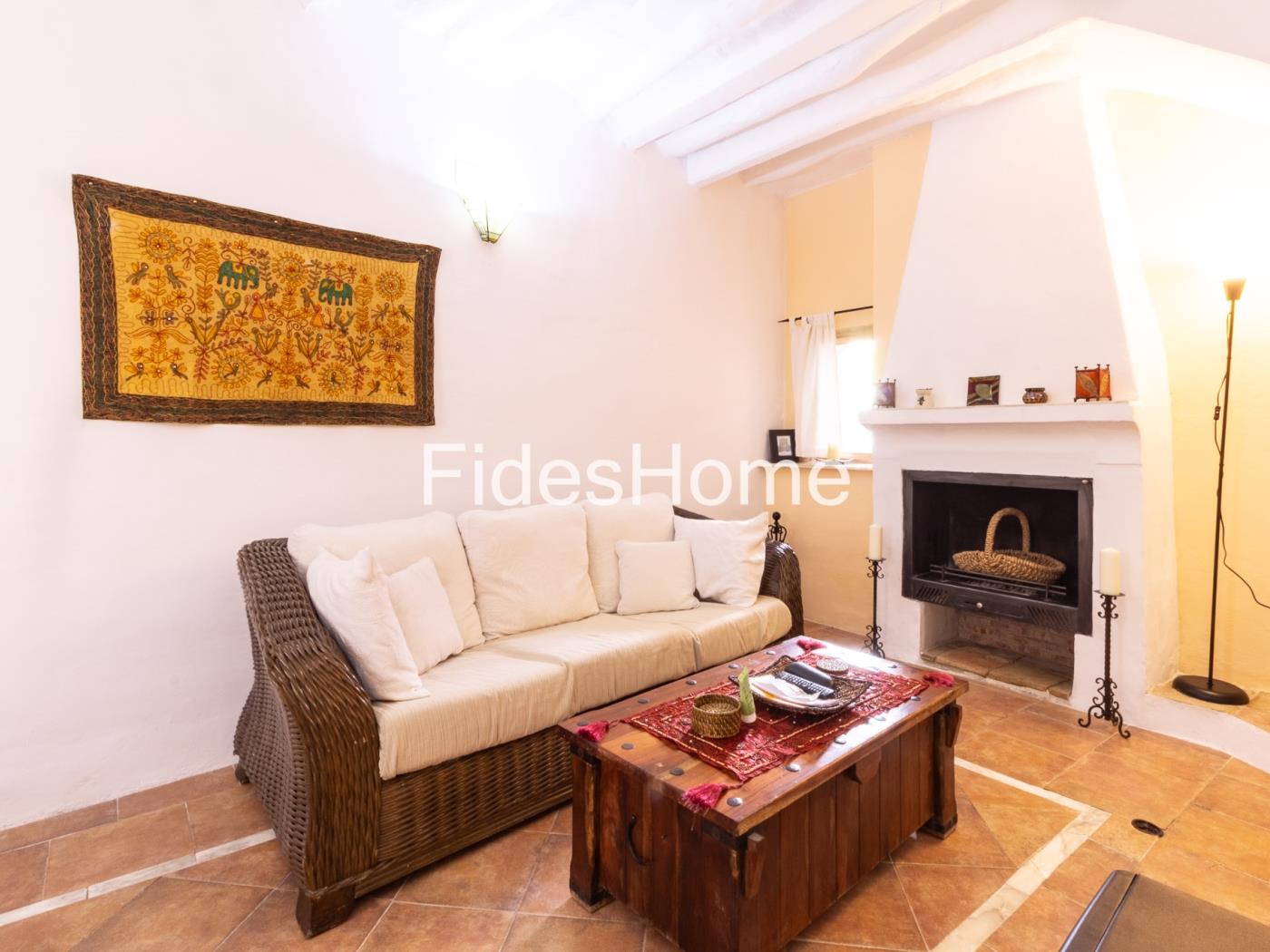 A charming terraced house in Chite, situated in a peaceful setting in Chite