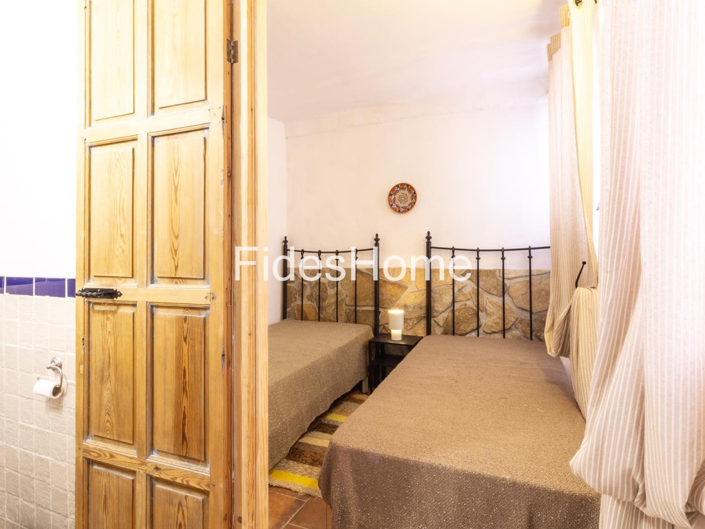 A charming terraced house in Chite, situated in a peaceful setting in Chite
