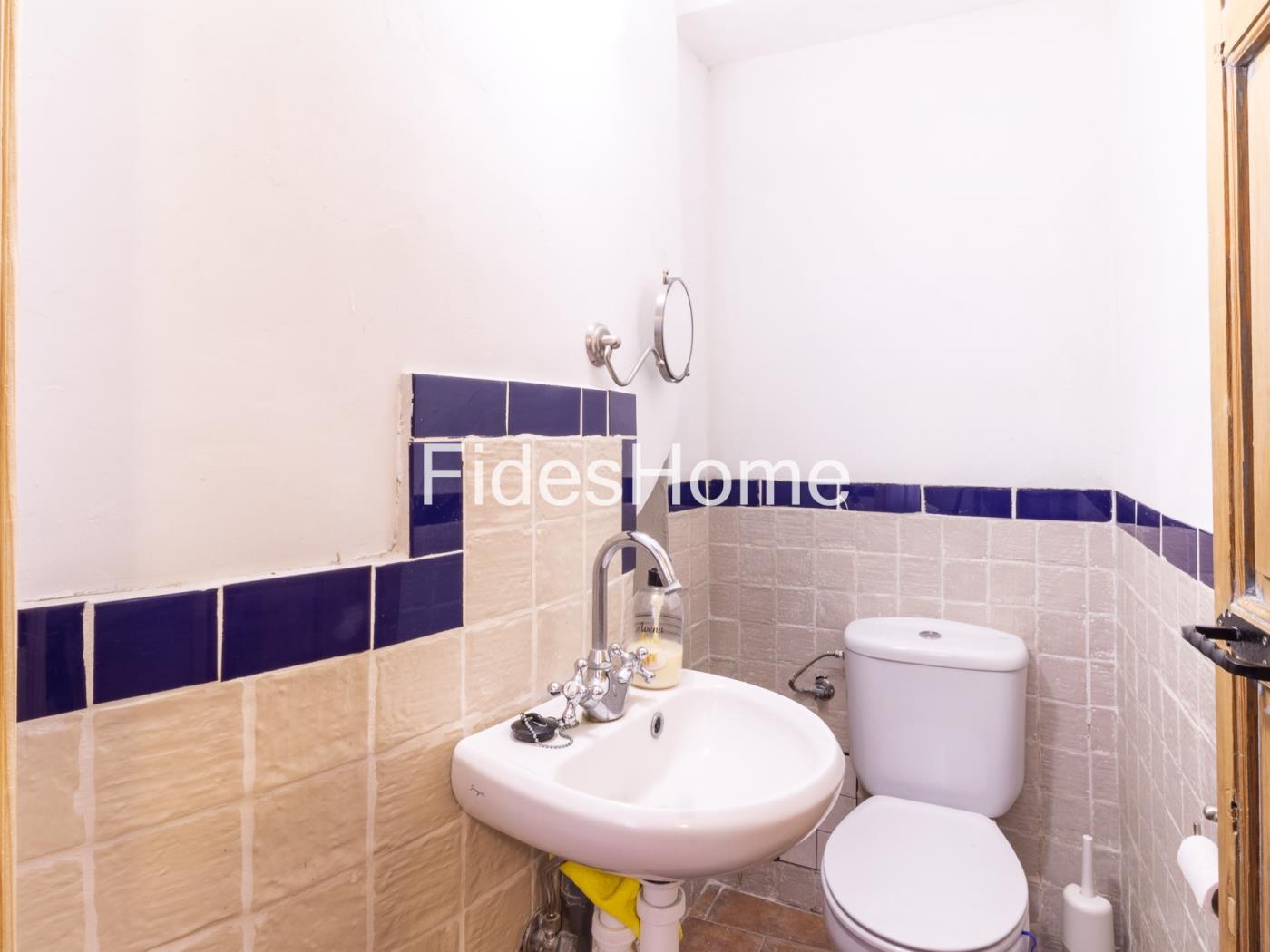 A charming terraced house in Chite, situated in a peaceful setting in Chite