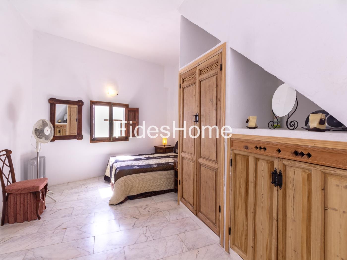 A charming terraced house in Chite, situated in a peaceful setting in Chite