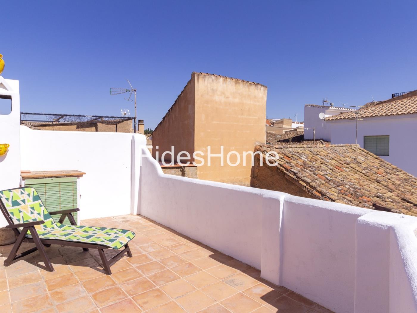 A charming terraced house in Chite, situated in a peaceful setting in Chite