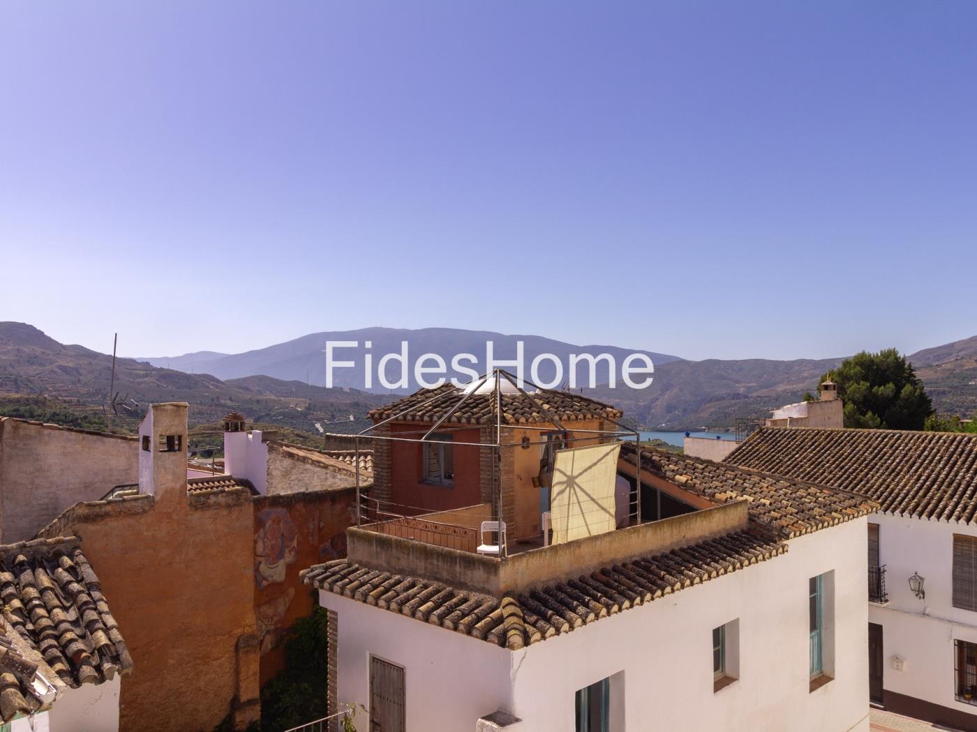 A charming terraced house in Chite, situated in a peaceful setting in Chite