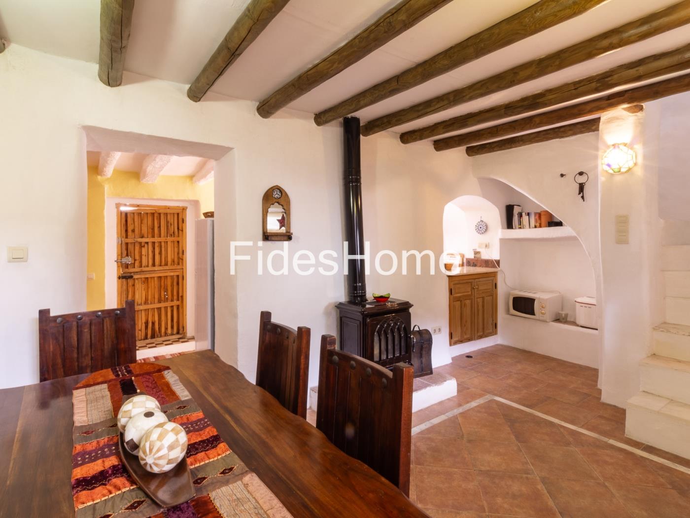 A charming terraced house in Chite, situated in a peaceful setting in Chite