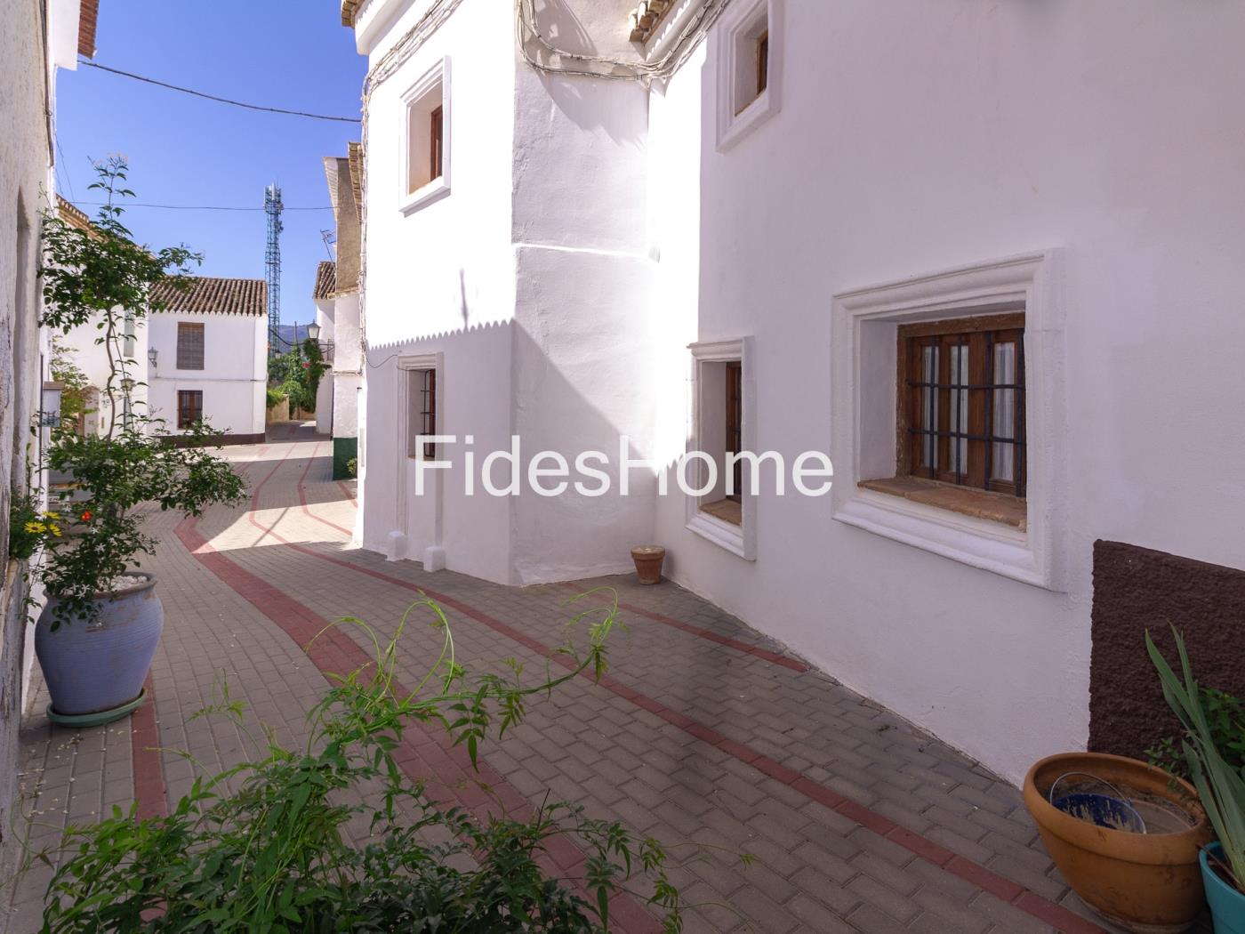 A charming terraced house in Chite, situated in a peaceful setting in Chite
