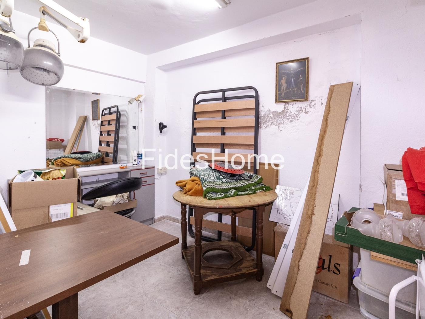 Spacious house with potential in Pinos del Valle in Pinos del Valle