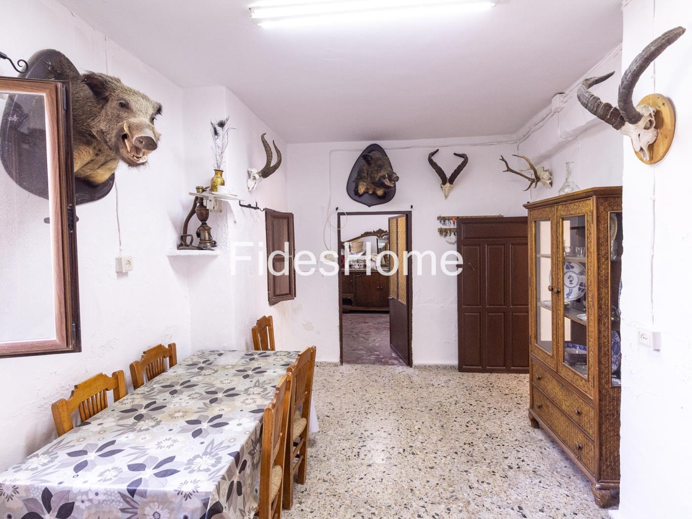Spacious house with potential in Pinos del Valle in Pinos del Valle