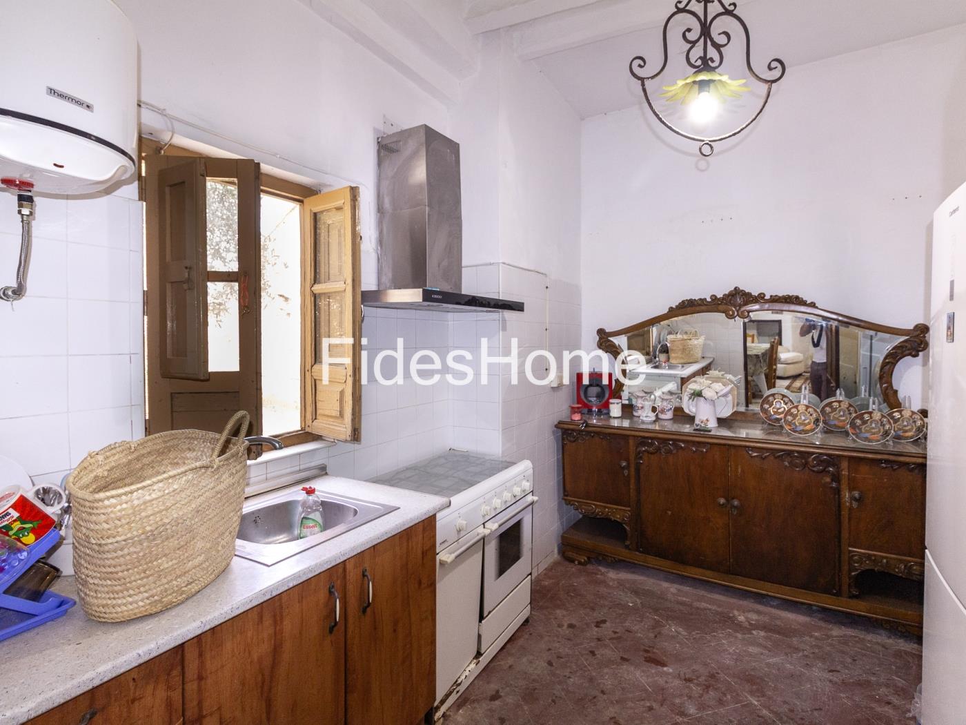 Spacious house with potential in Pinos del Valle in Pinos del Valle