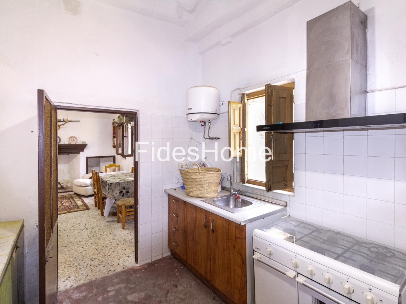 Spacious house with potential in Pinos del Valle in Pinos del Valle
