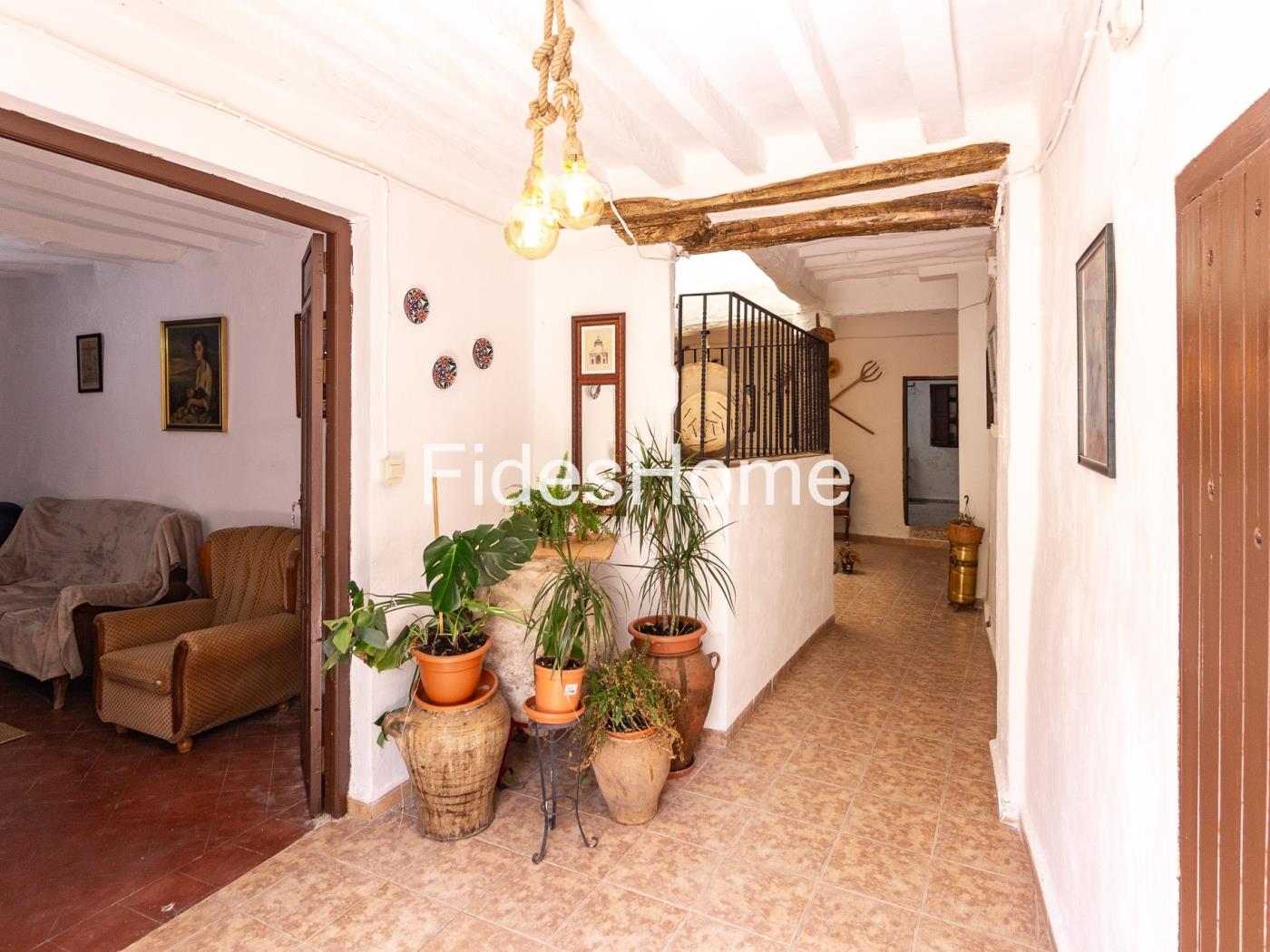 Spacious house with potential in Pinos del Valle in Pinos del Valle