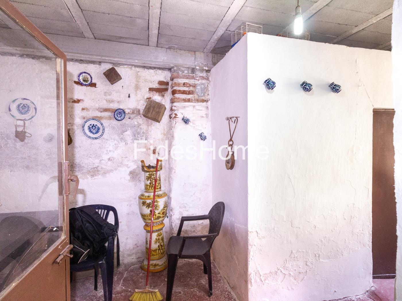 Spacious house with potential in Pinos del Valle in Pinos del Valle