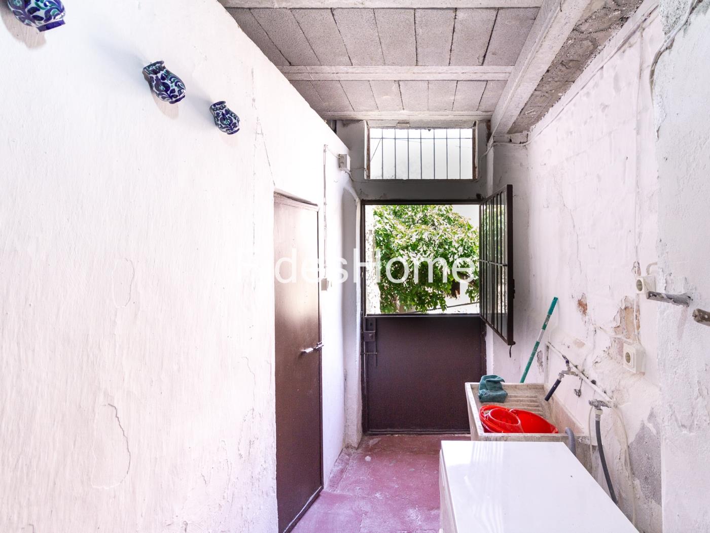 Spacious house with potential in Pinos del Valle in Pinos del Valle