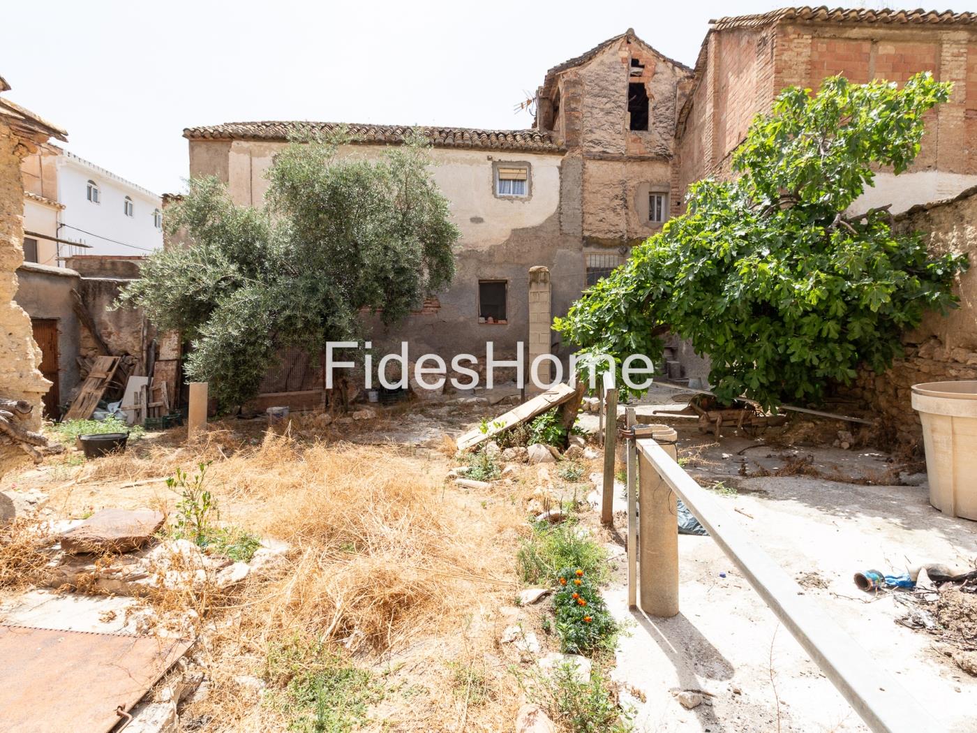 Spacious house with potential in Pinos del Valle in Pinos del Valle