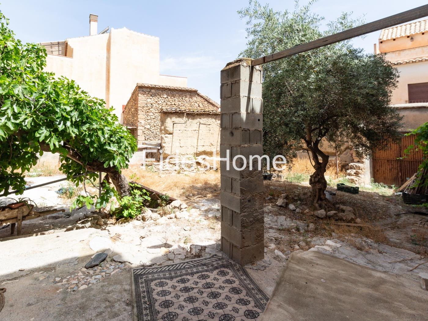 Spacious house with potential in Pinos del Valle in Pinos del Valle