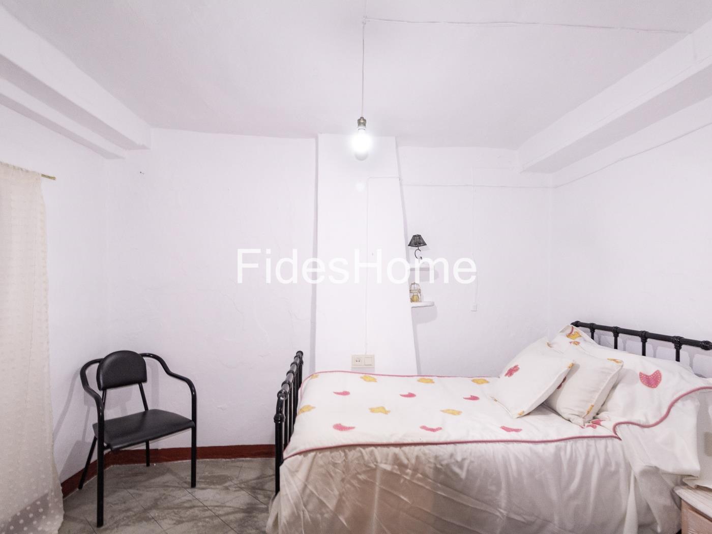 Spacious house with potential in Pinos del Valle in Pinos del Valle