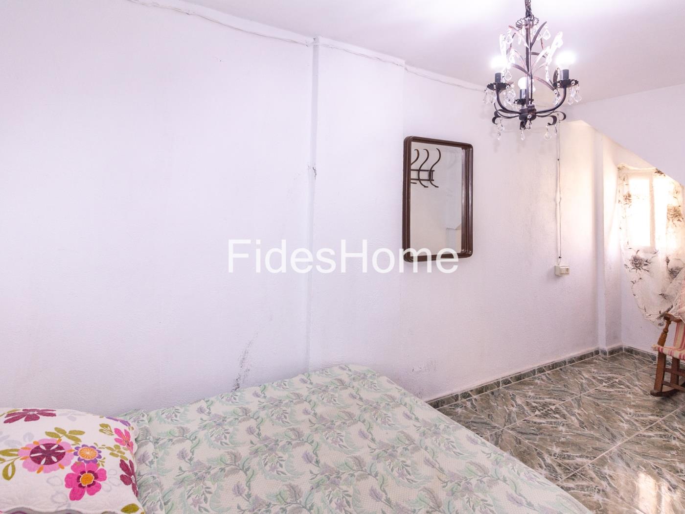 Spacious house with potential in Pinos del Valle in Pinos del Valle