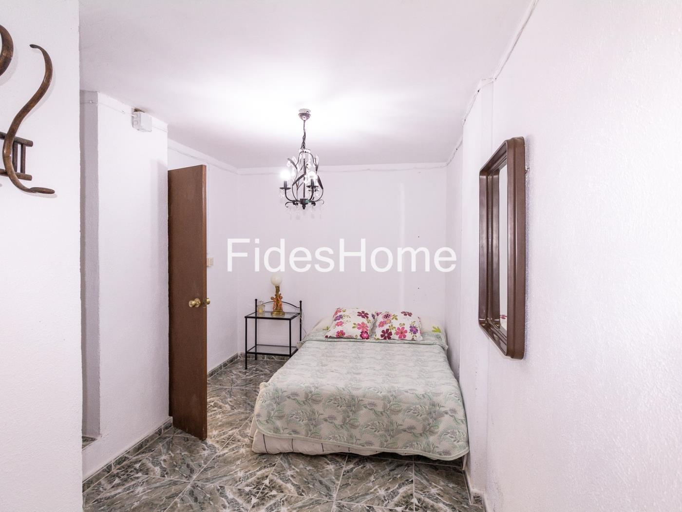 Spacious house with potential in Pinos del Valle in Pinos del Valle