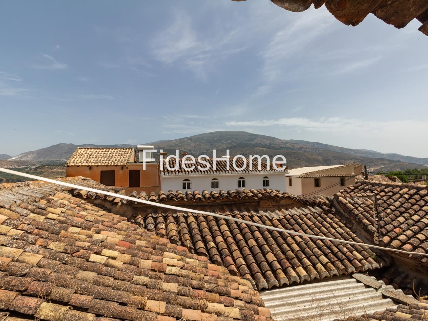 Spacious house with potential in Pinos del Valle in Pinos del Valle