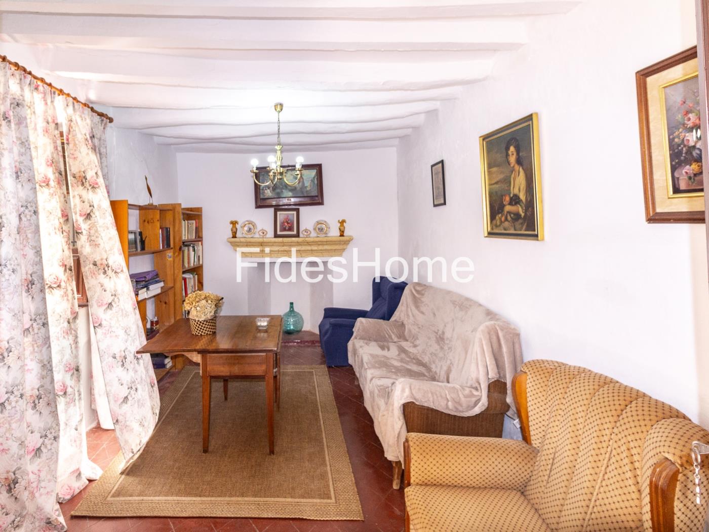 Spacious house with potential in Pinos del Valle in Pinos del Valle