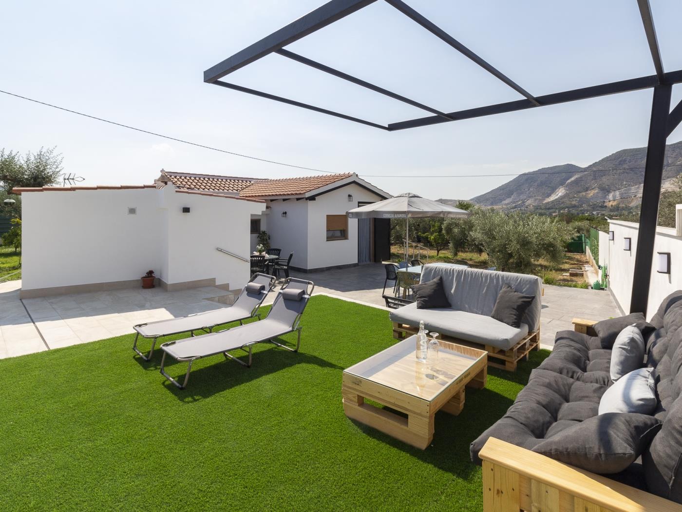 Neuer Cortijo mit Pool und Garten in Dúrcal