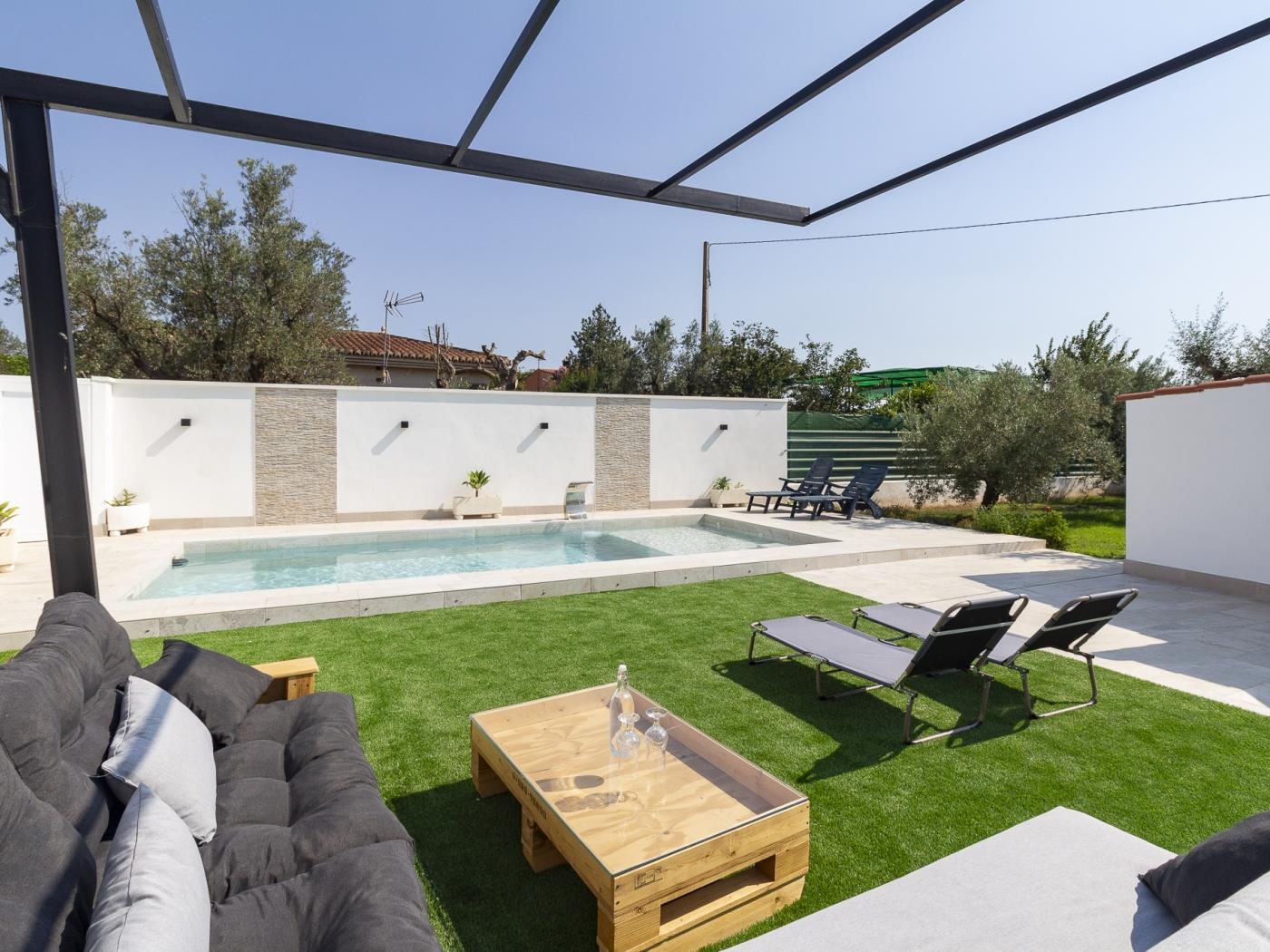 Neuer Cortijo mit Pool und Garten in Dúrcal