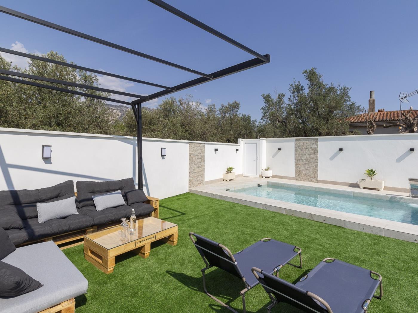 Neuer Cortijo mit Pool und Garten in Dúrcal