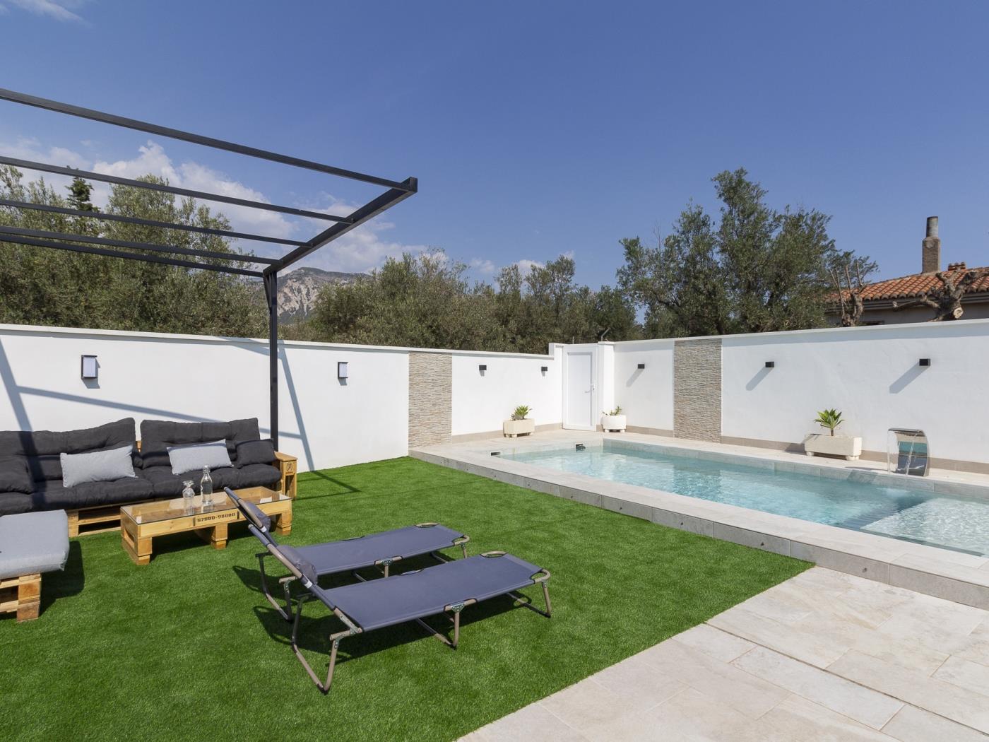 Neuer Cortijo mit Pool und Garten in Dúrcal