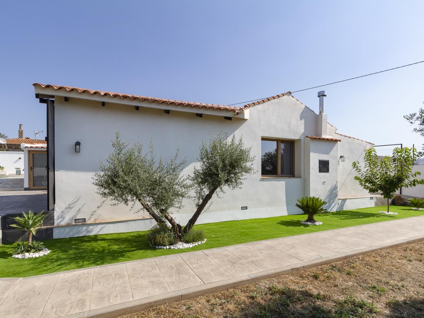 Neuer Cortijo mit Pool und Garten in Dúrcal
