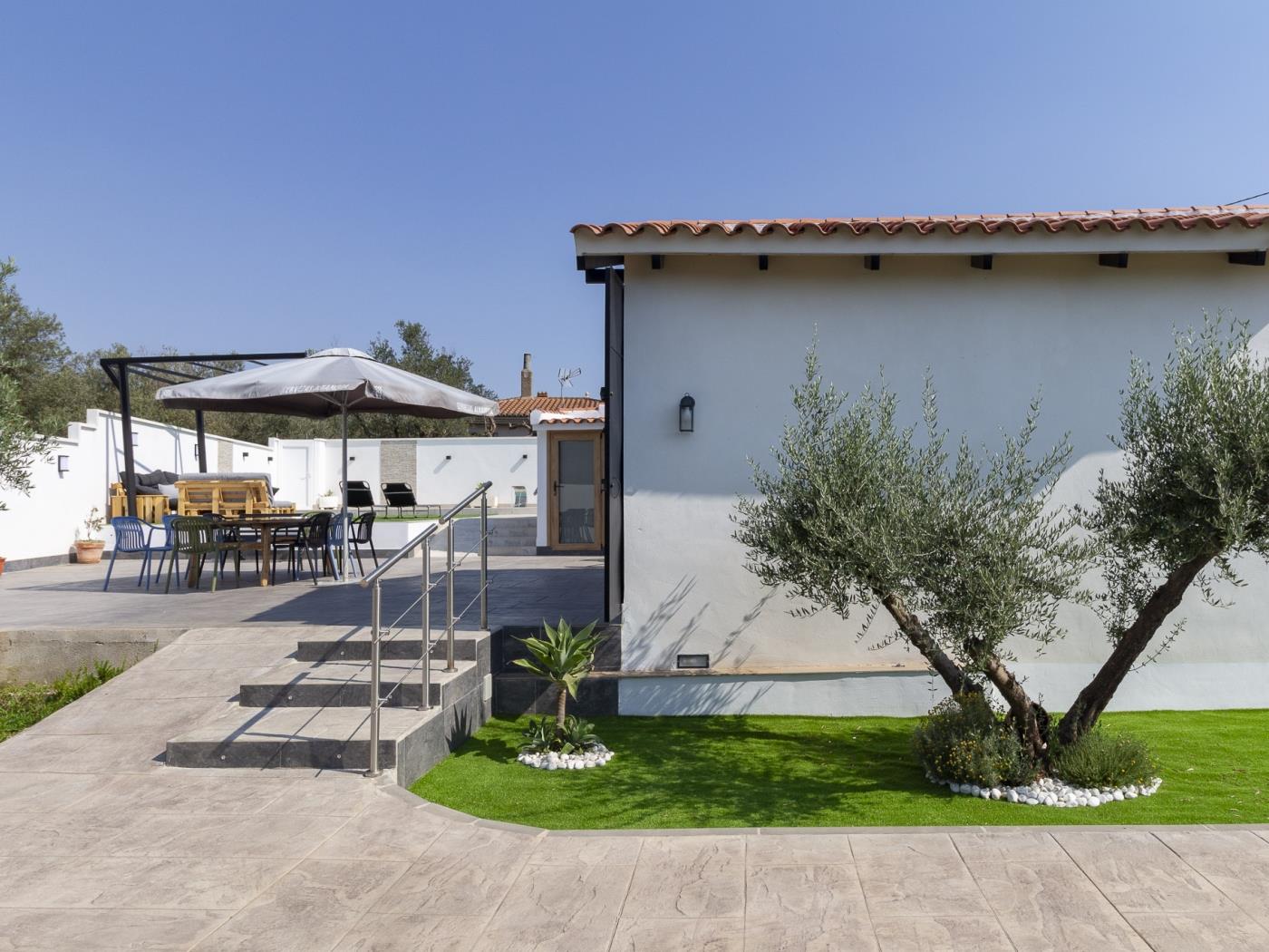 Neuer Cortijo mit Pool und Garten in Dúrcal