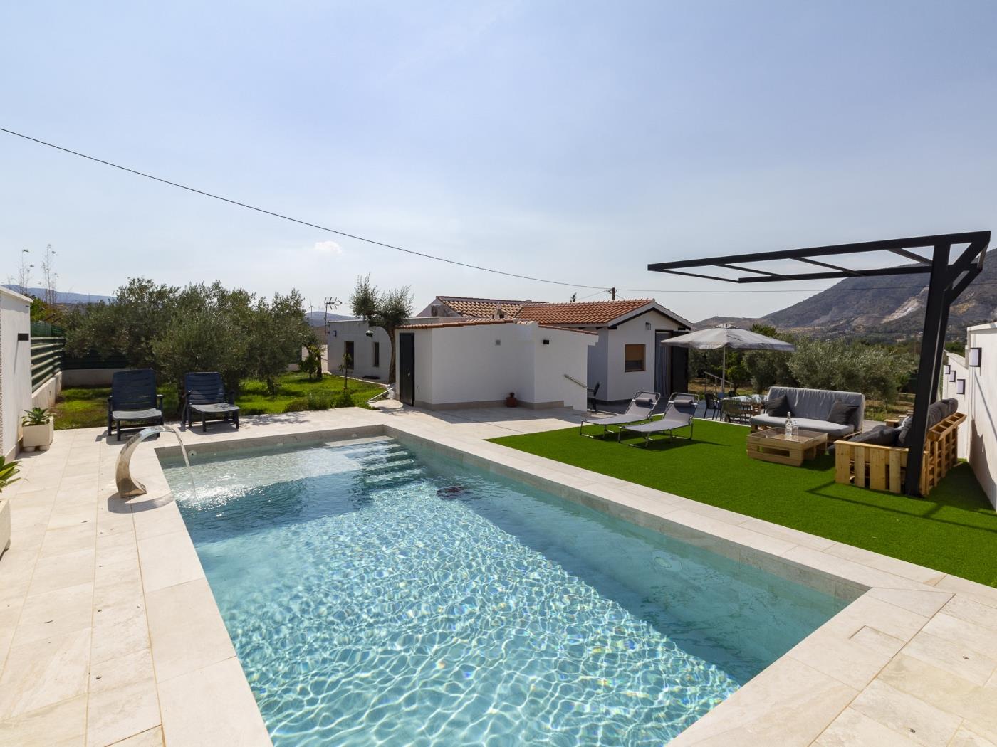 Neuer Cortijo mit Pool und Garten in Dúrcal