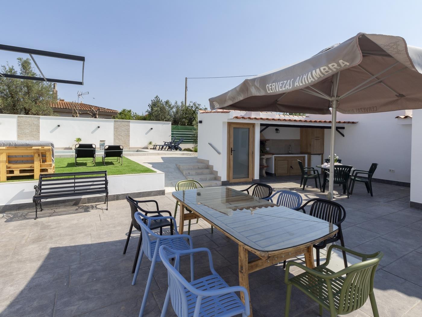 Neuer Cortijo mit Pool und Garten in Dúrcal
