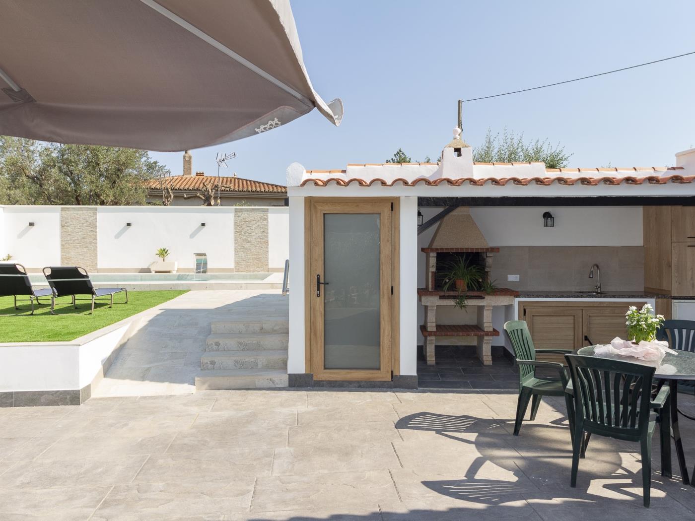 Neuer Cortijo mit Pool und Garten in Dúrcal