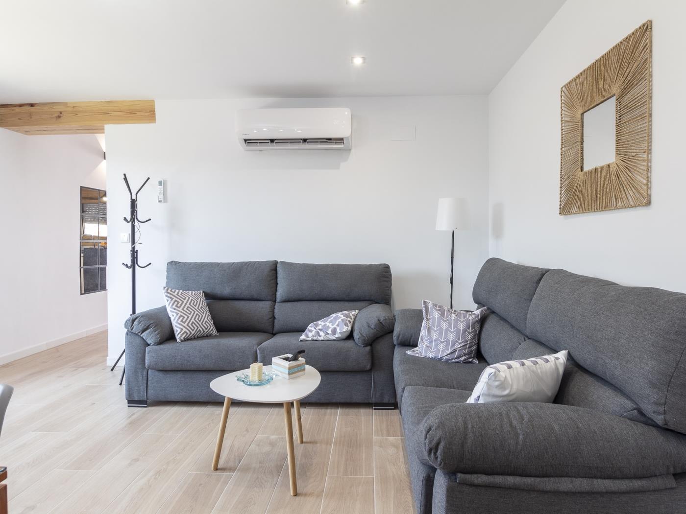Neuer Cortijo mit Pool und Garten in Dúrcal