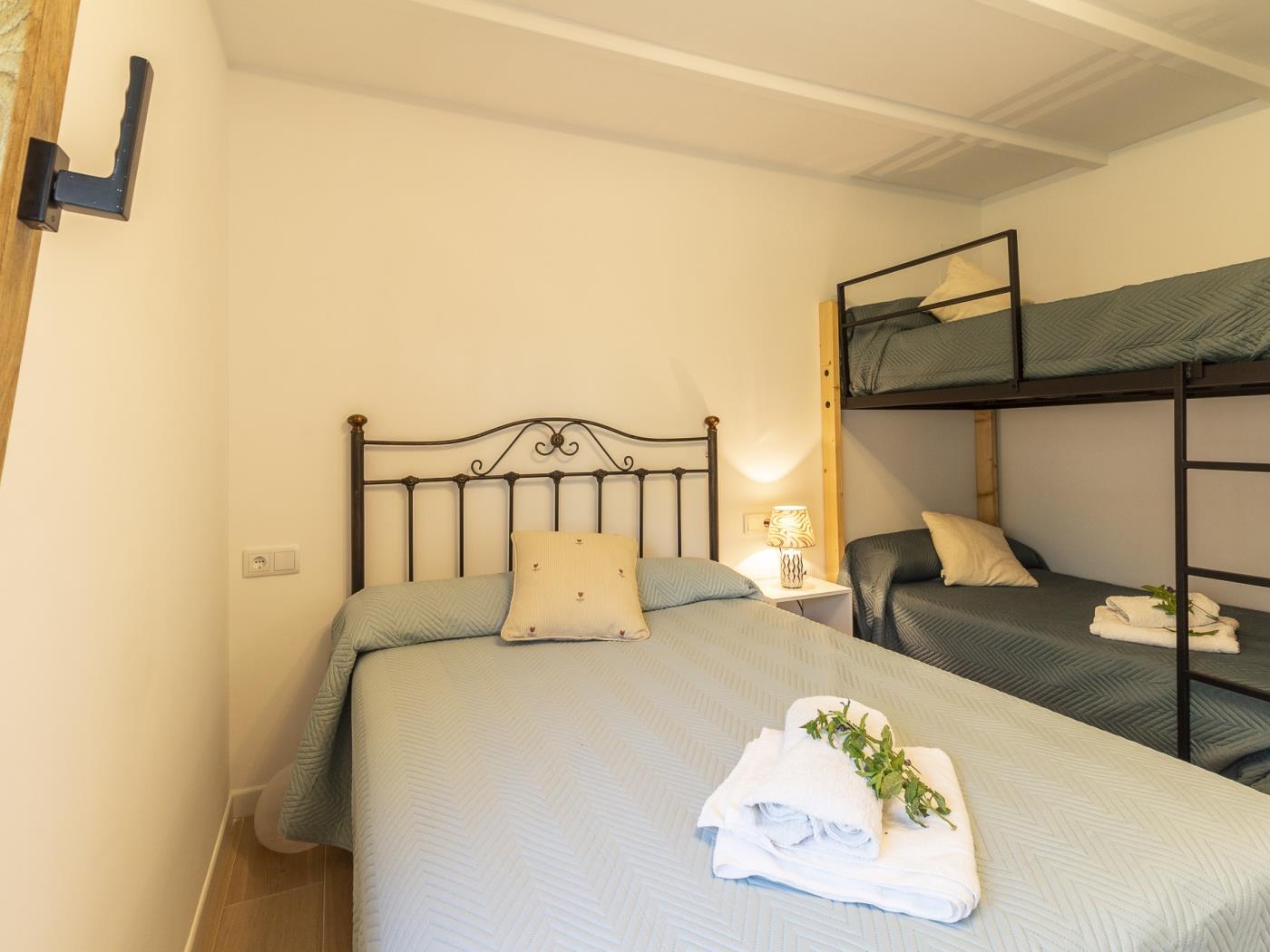 Neuer Cortijo mit Pool und Garten in Dúrcal