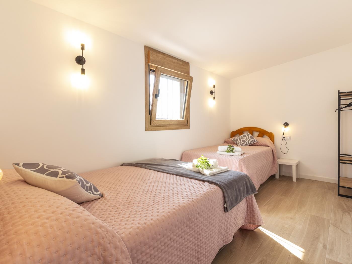 Neuer Cortijo mit Pool und Garten in Dúrcal
