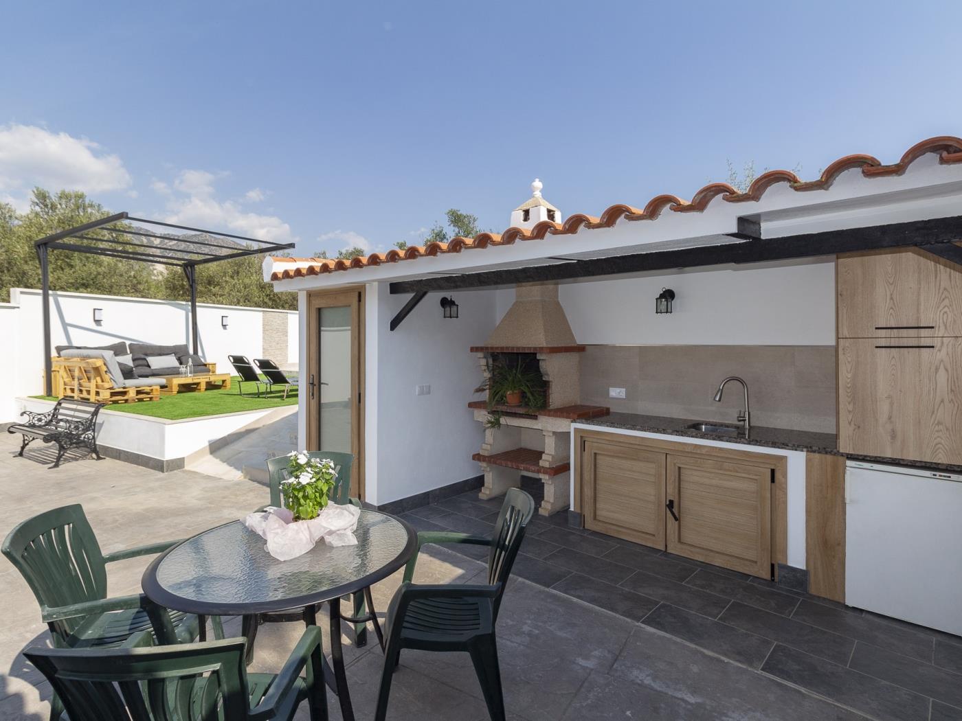 Neuer Cortijo mit Pool und Garten in Dúrcal