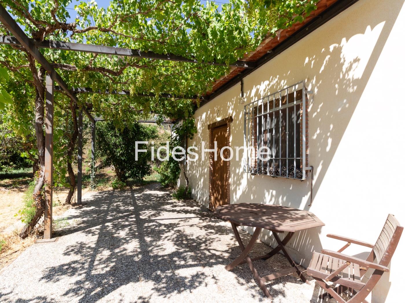 A charming rustic farmhouse with extensive grounds, salt pans and fruit trees in Saleres