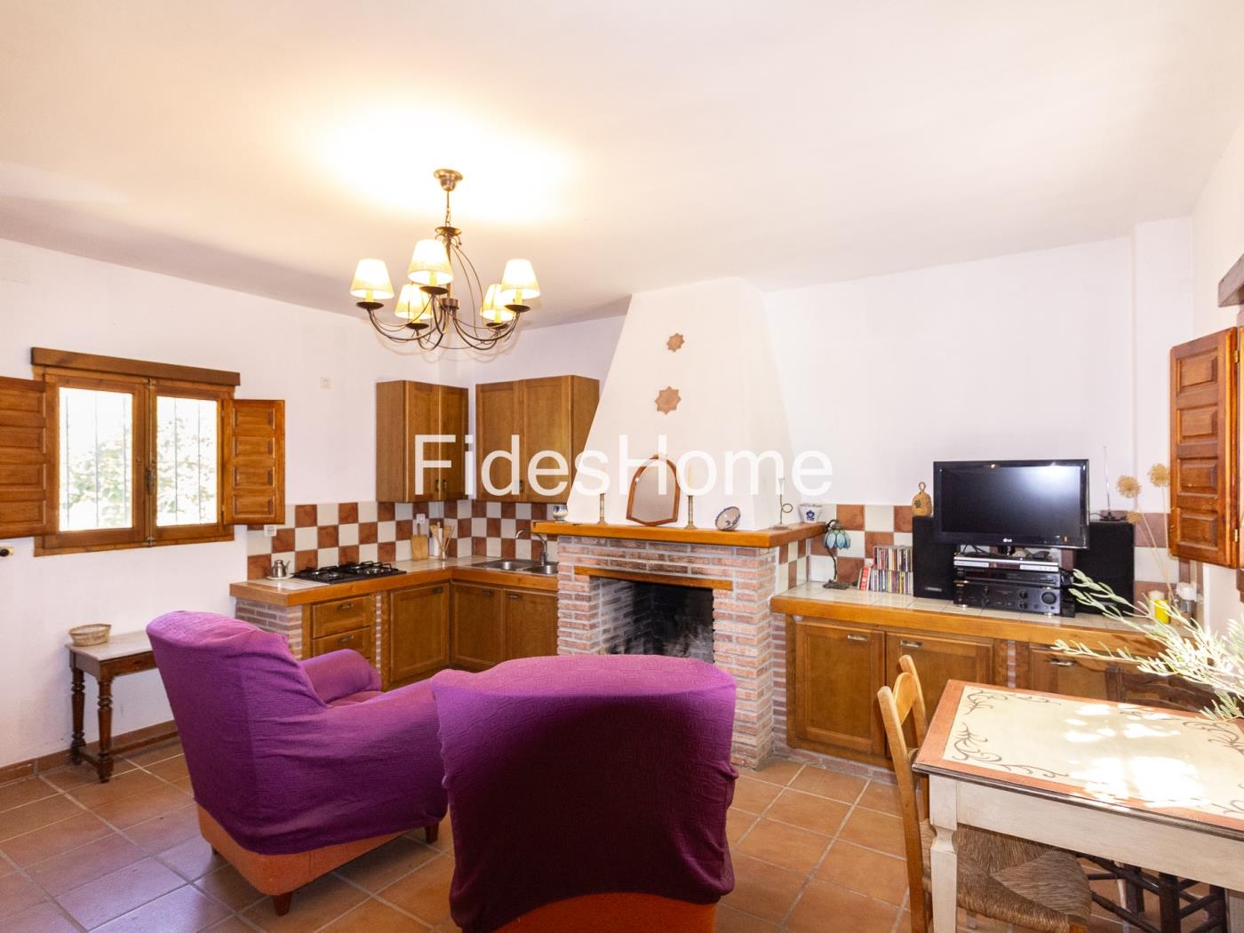 A charming rustic farmhouse with extensive grounds, salt pans and fruit trees in Saleres