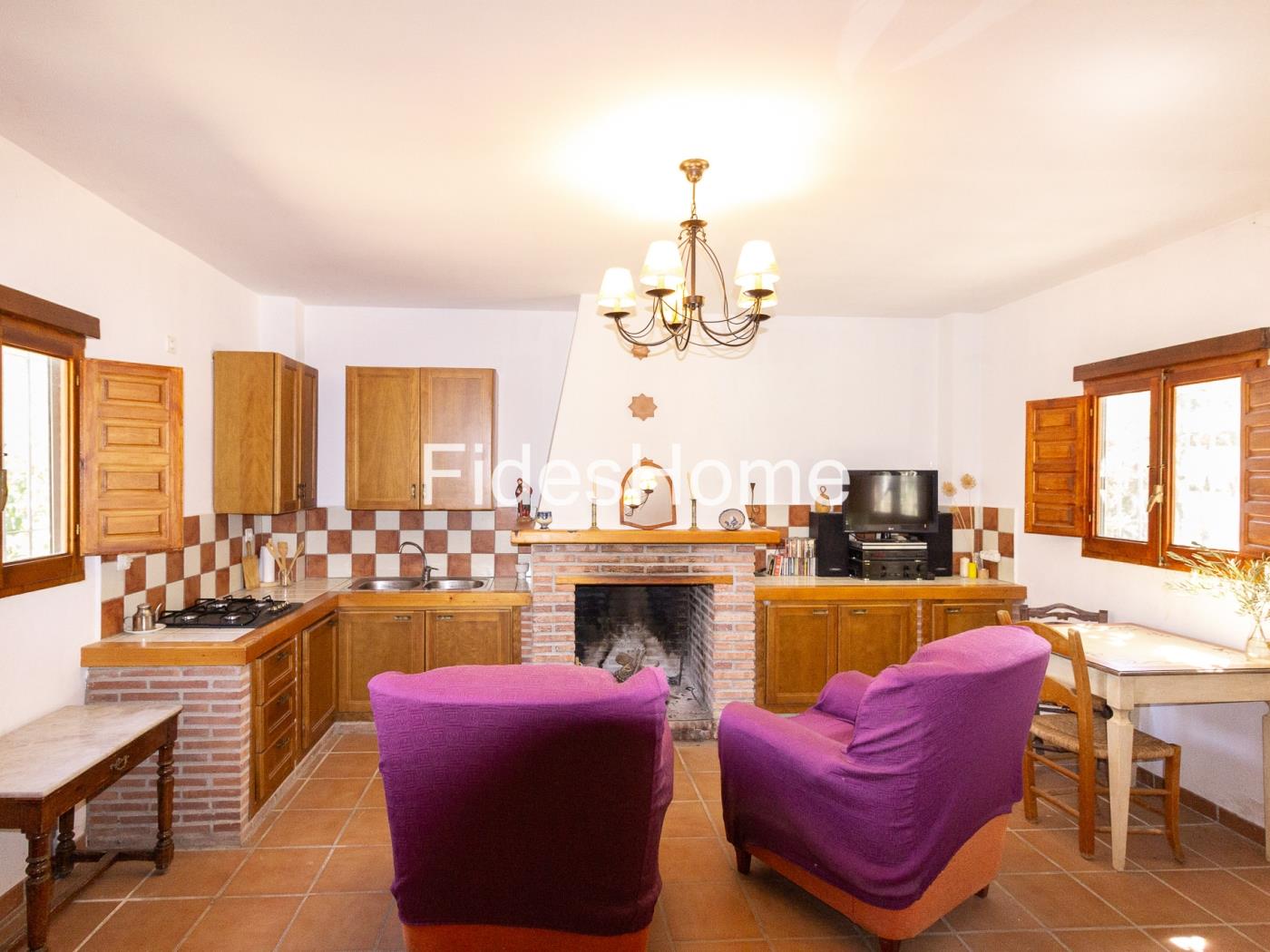 A charming rustic farmhouse with extensive grounds, salt pans and fruit trees in Saleres