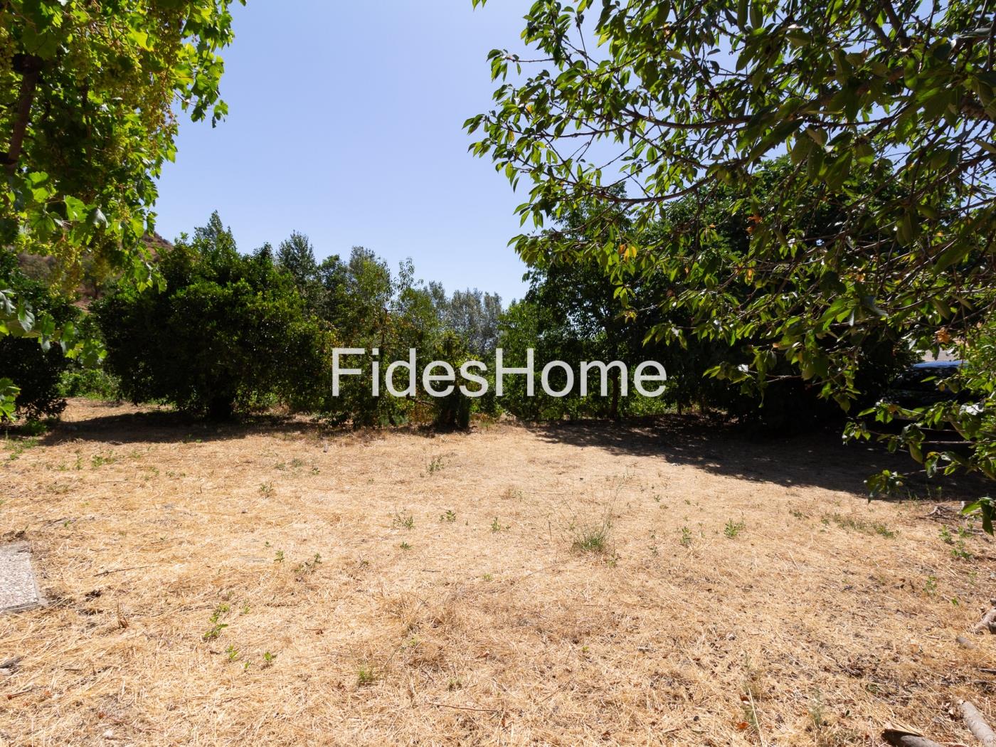 A charming rustic farmhouse with extensive grounds, salt pans and fruit trees in Saleres