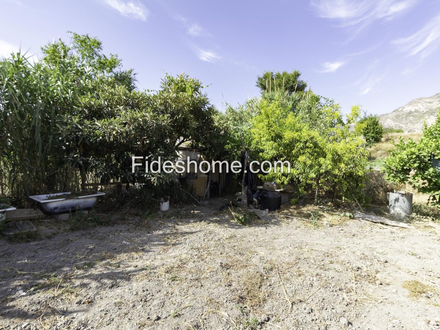 980 m² großes Landgrundstück in Dúrcal mit täglicher Bewässerung und guter Anbin in Dúrcal