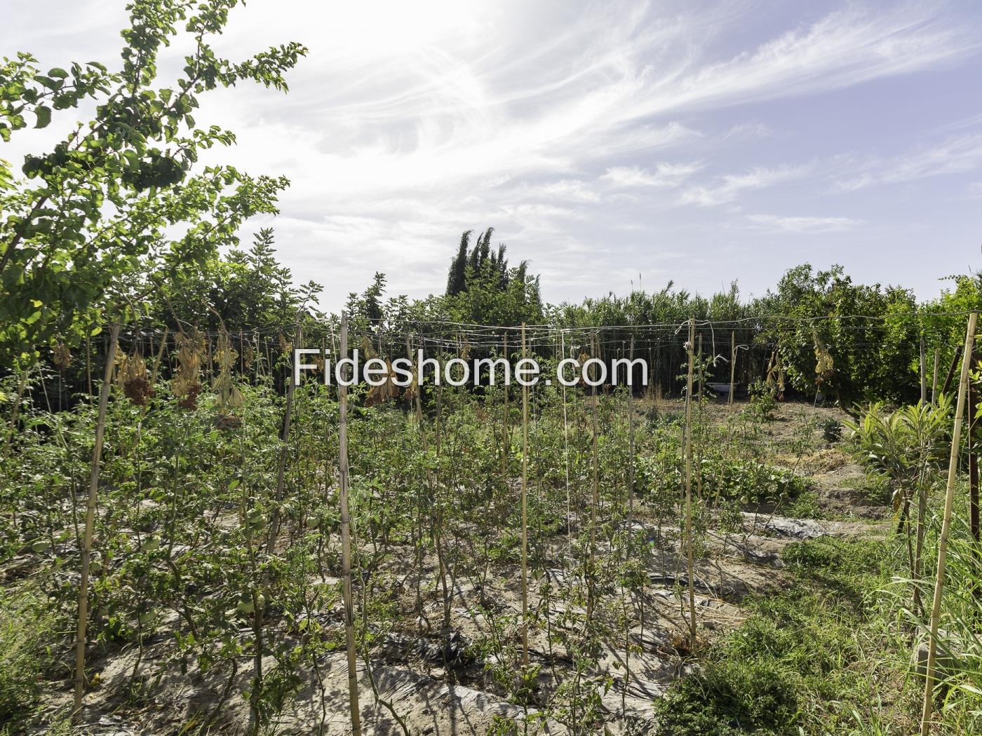 980 m² großes Landgrundstück in Dúrcal mit täglicher Bewässerung und guter Anbin in Dúrcal