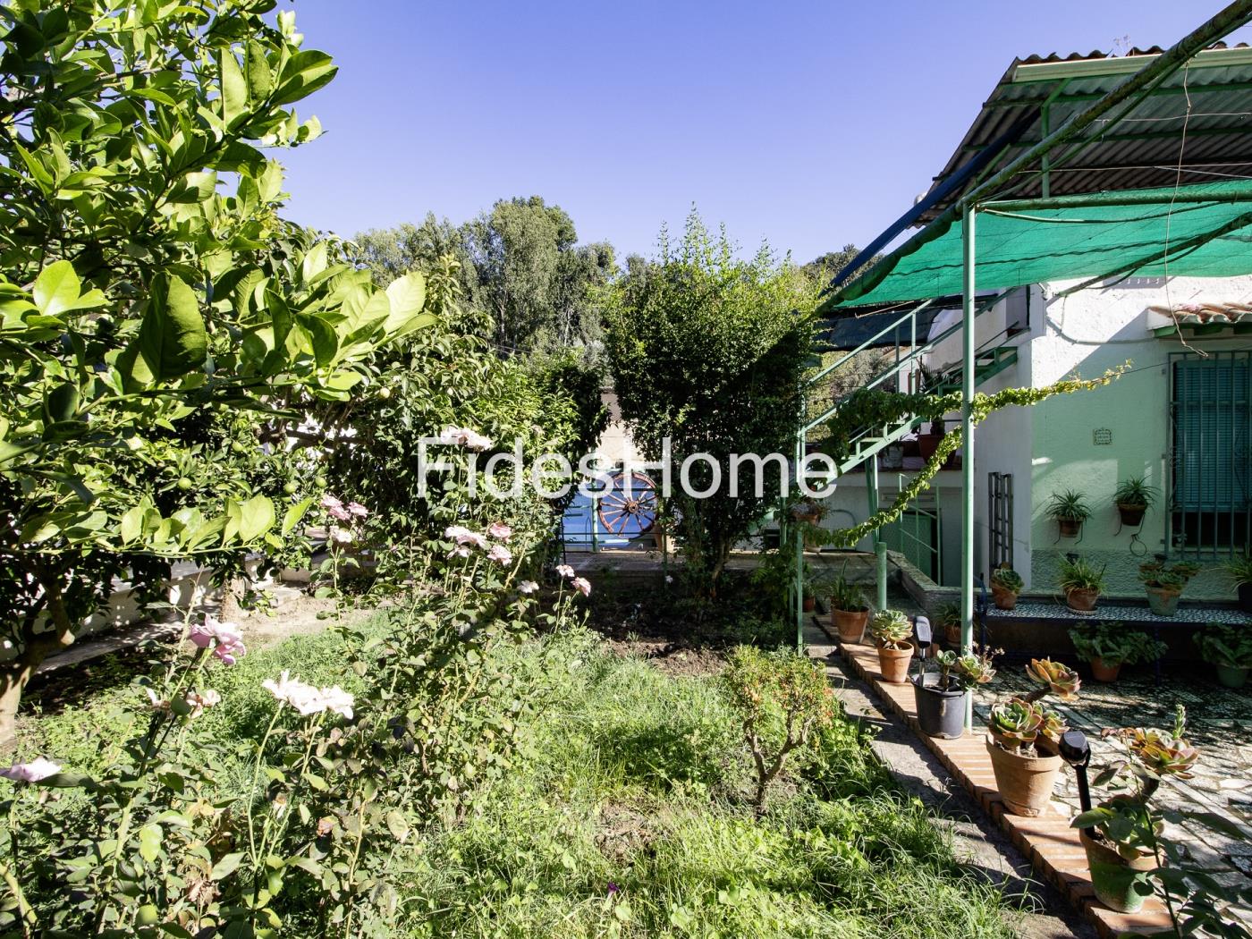 Bezauberndes Dorfhaus in Dúrcal mit Garten und Pool in Dúrcal